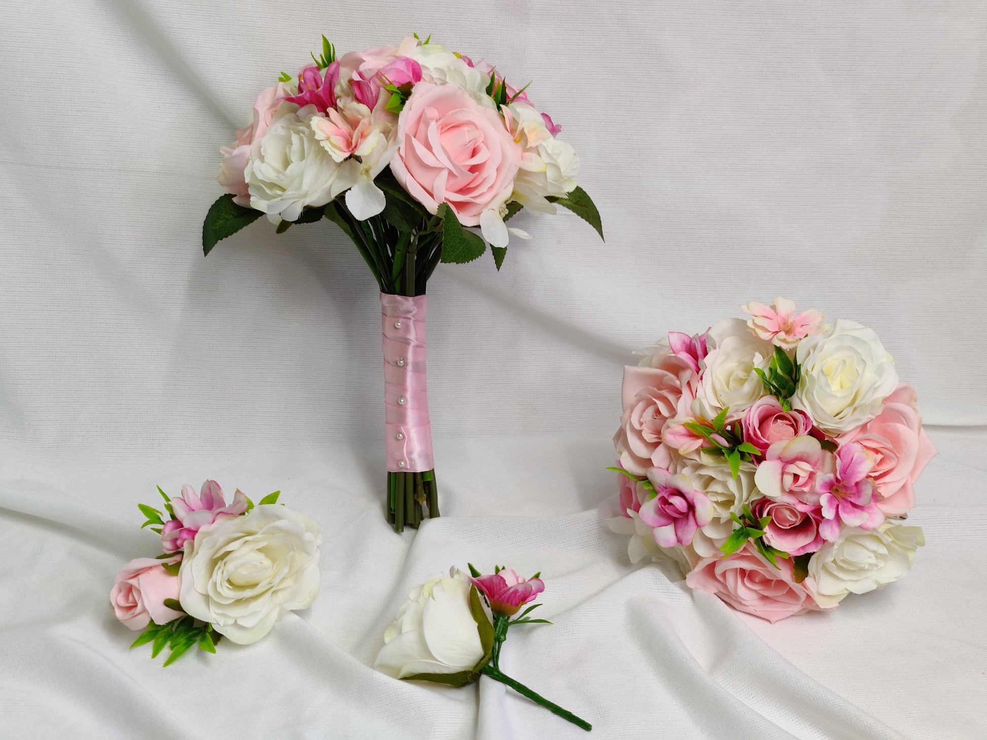 Pink and ivory rose wedding flowers 