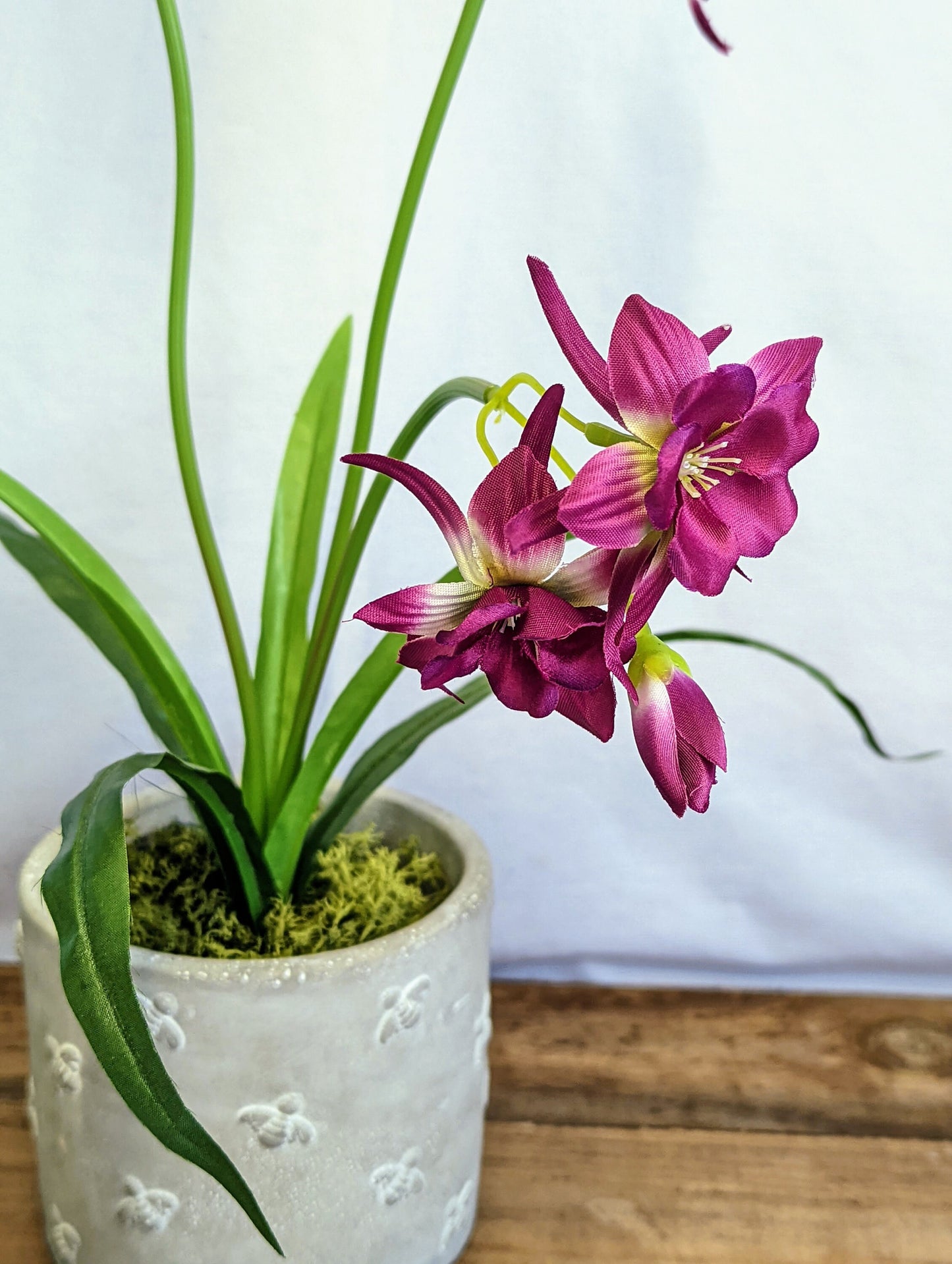 Artificial Columbine Plant in Bee Pot